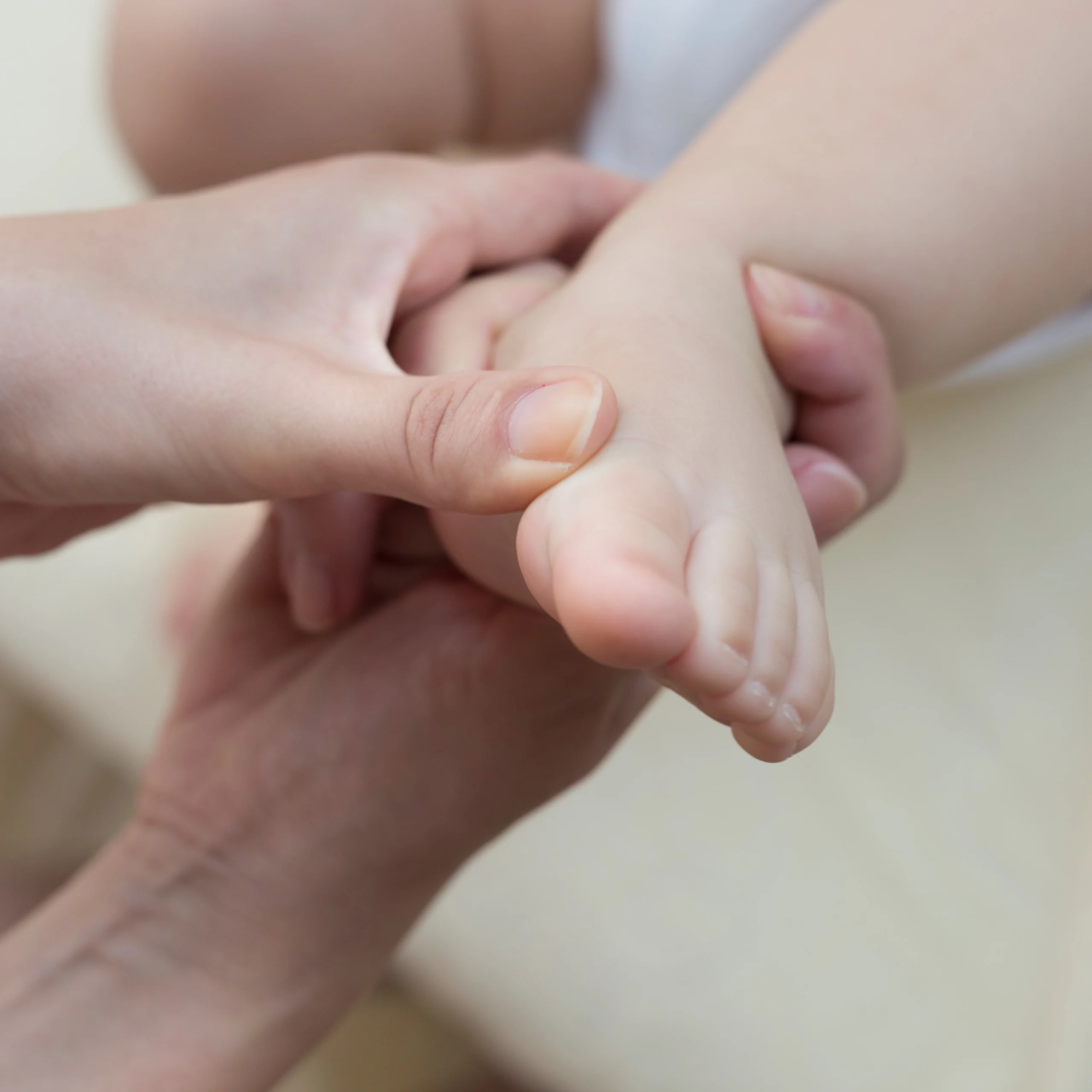 pie-zambo-en-bebes-ferula-ortopedica